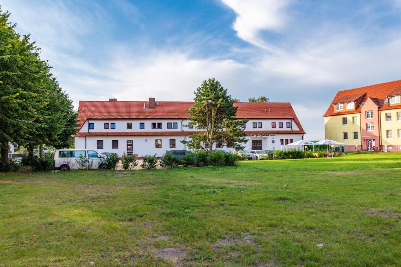 Hotel Und Restaurant "Zur Zwiebel" Пенемюнде Екстериор снимка