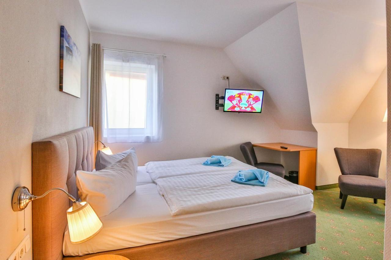 Hotel Und Restaurant "Zur Zwiebel" Пенемюнде Екстериор снимка