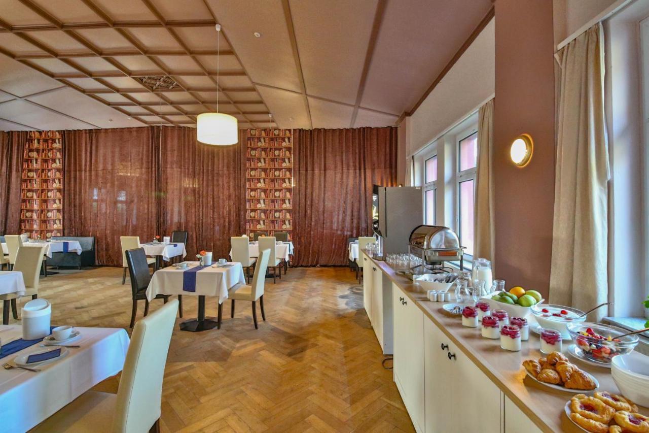 Hotel Und Restaurant "Zur Zwiebel" Пенемюнде Екстериор снимка