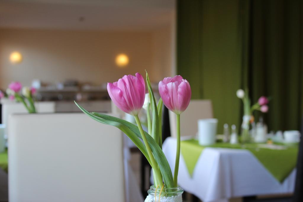 Hotel Und Restaurant "Zur Zwiebel" Пенемюнде Екстериор снимка