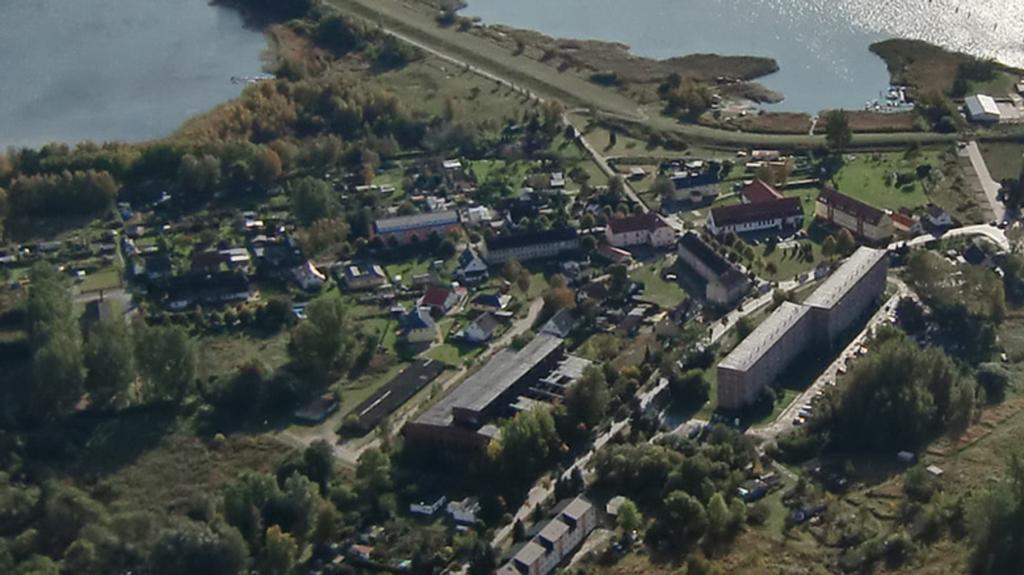 Hotel Und Restaurant "Zur Zwiebel" Пенемюнде Екстериор снимка