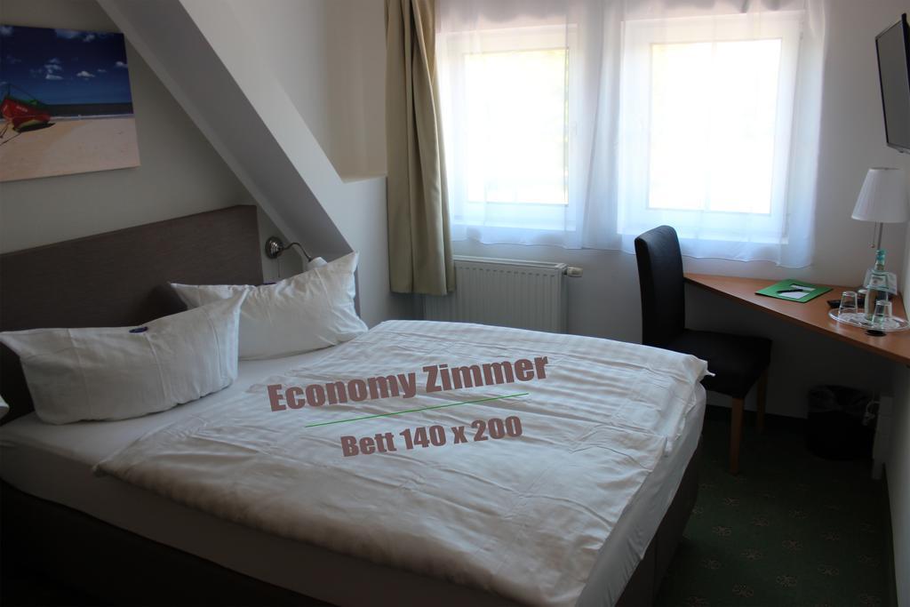 Hotel Und Restaurant "Zur Zwiebel" Пенемюнде Екстериор снимка